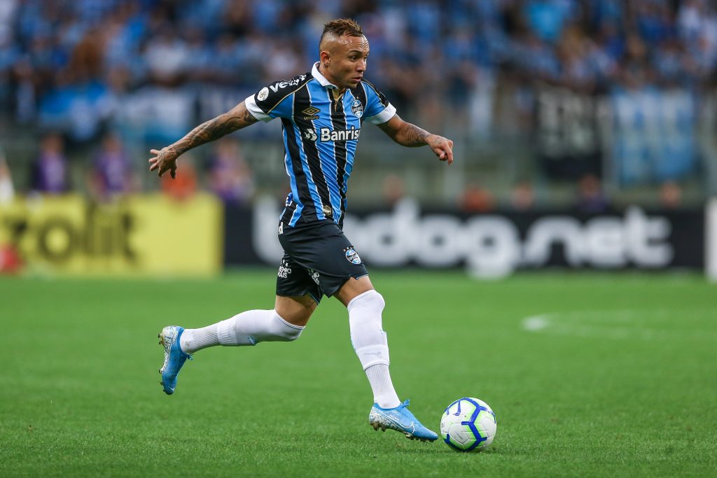Everton Soares