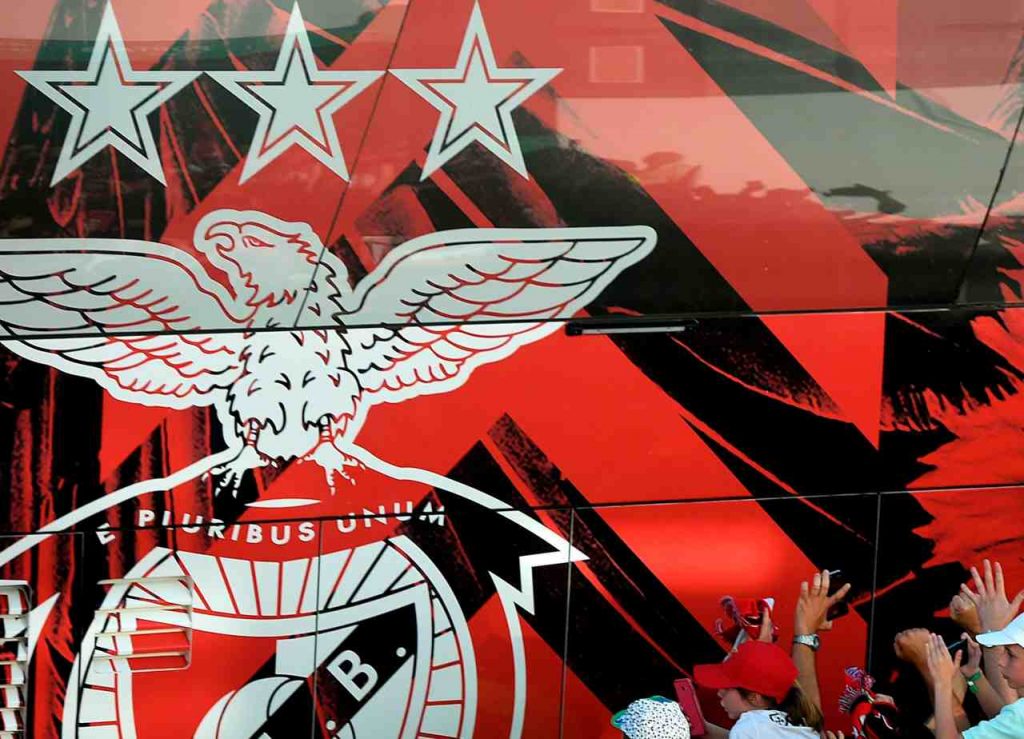 benfica bus tifosi gettyimages-1143347004-1
