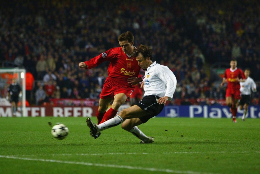 Vladimir Smicer of Liverpool and Amedeo Carboni of Valencia