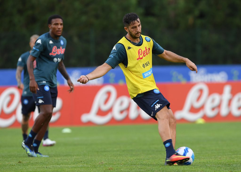 Manolas