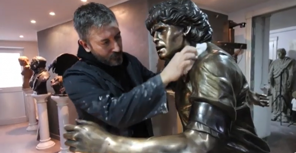 statua maradona