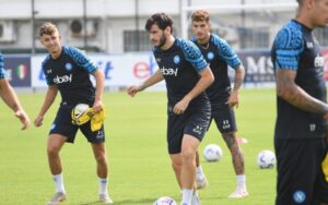 kvaratskhelia allenamento napoli