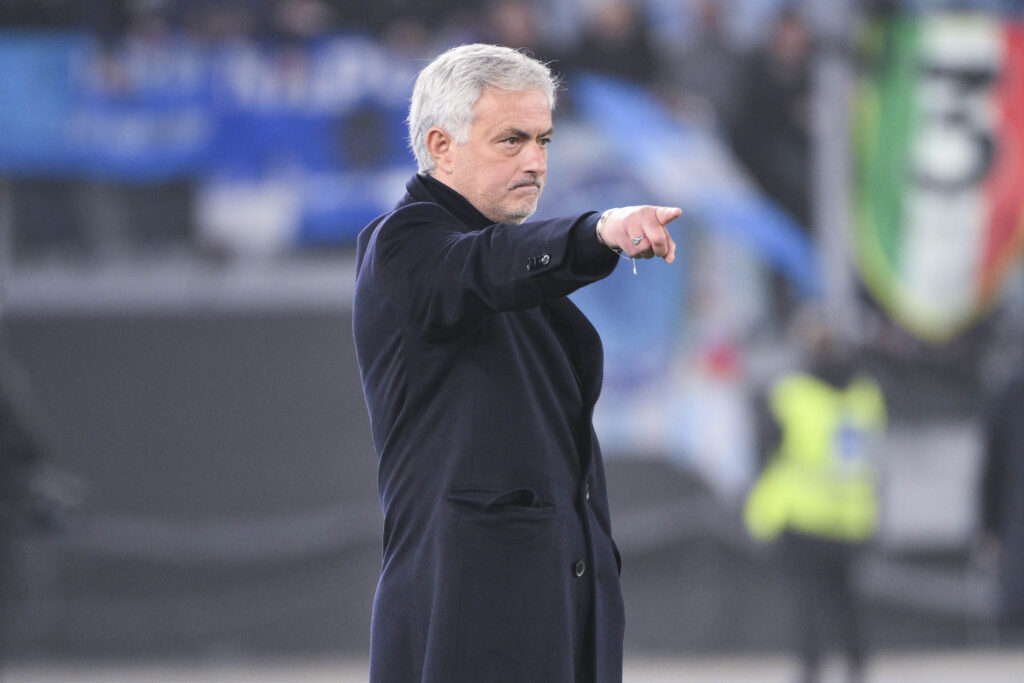 Mourinho Squalifica