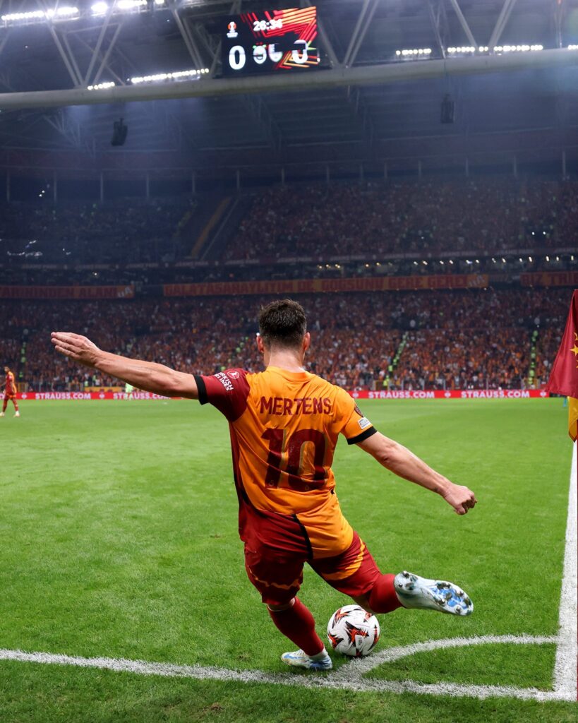 twittervid.com_EuropaLeague_a27ff4