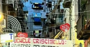 Striscione per Criscitiello ai quartieri spagnoli