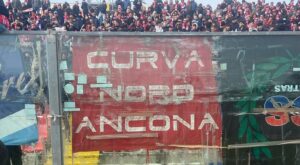 ancona napoli ultras striscione