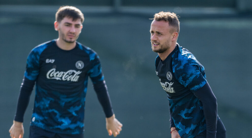Senza Lobotka spazio a Gilmour