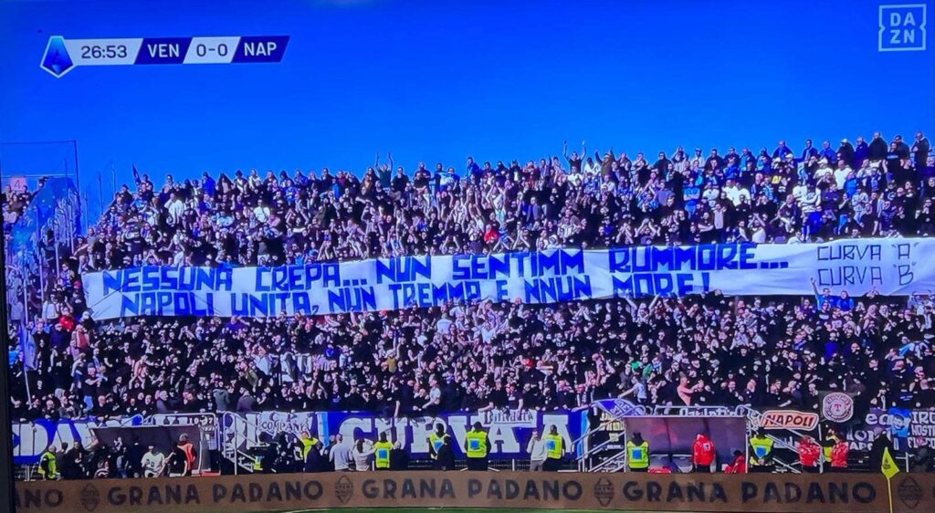 striscione ultras napoli