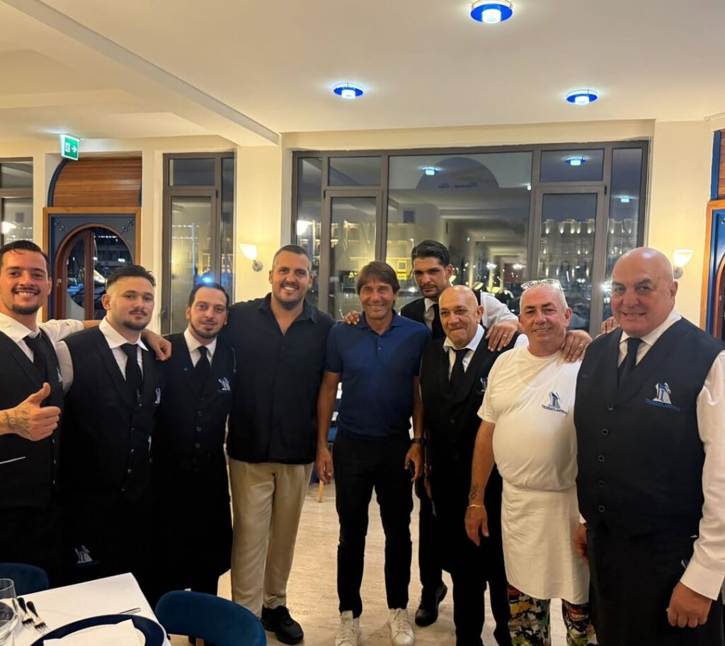 È venuto a trovarci il grande mister @antonioconte campione in carica e vincitore dello scudetto