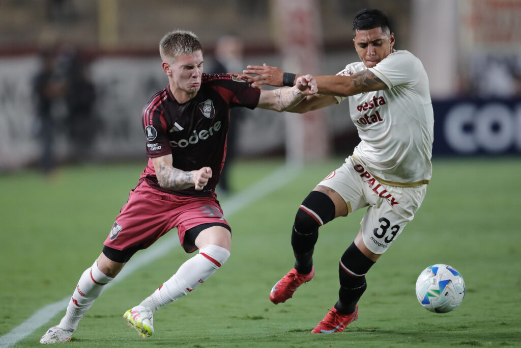 Universitario v River Plate - Copa CONMEBOL Libertadores 2025