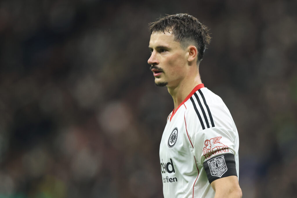 Eintracht Frankfurt v Borussia Dortmund - DFB Cup: Round Two
