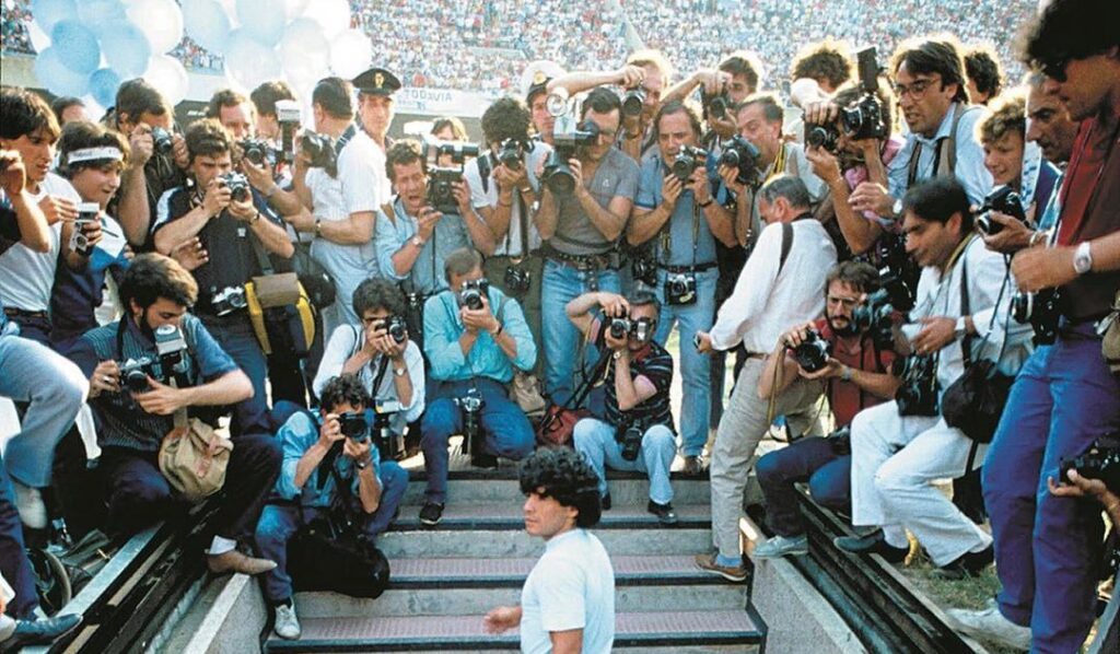 Presentazione Maradona al Napoli (1984)