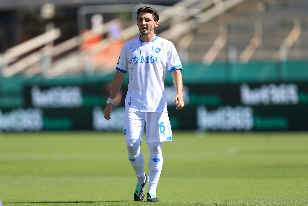 Billy Gilmour con la maglia del Napoli