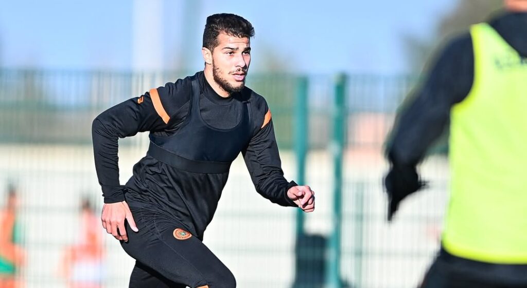Zinedine Machach