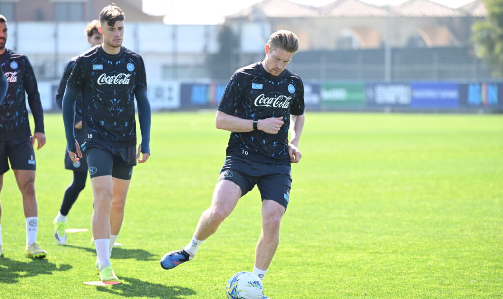 De Bruyne Napoli allenamento