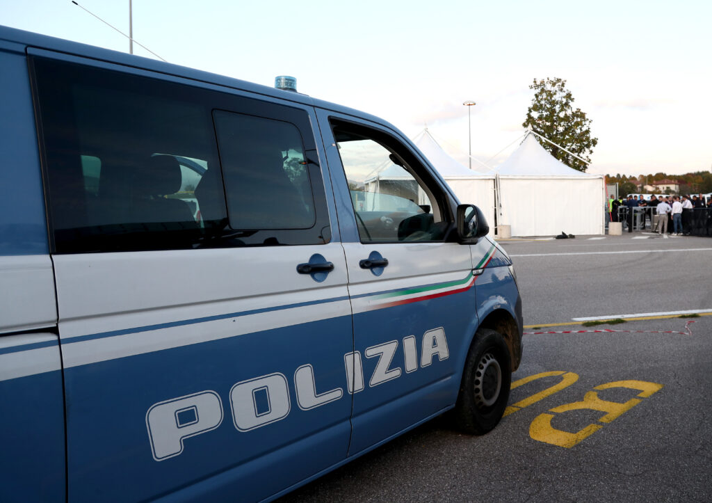 Inchiesta escort Milano nomi calciatori Serie A perquisizione 2026