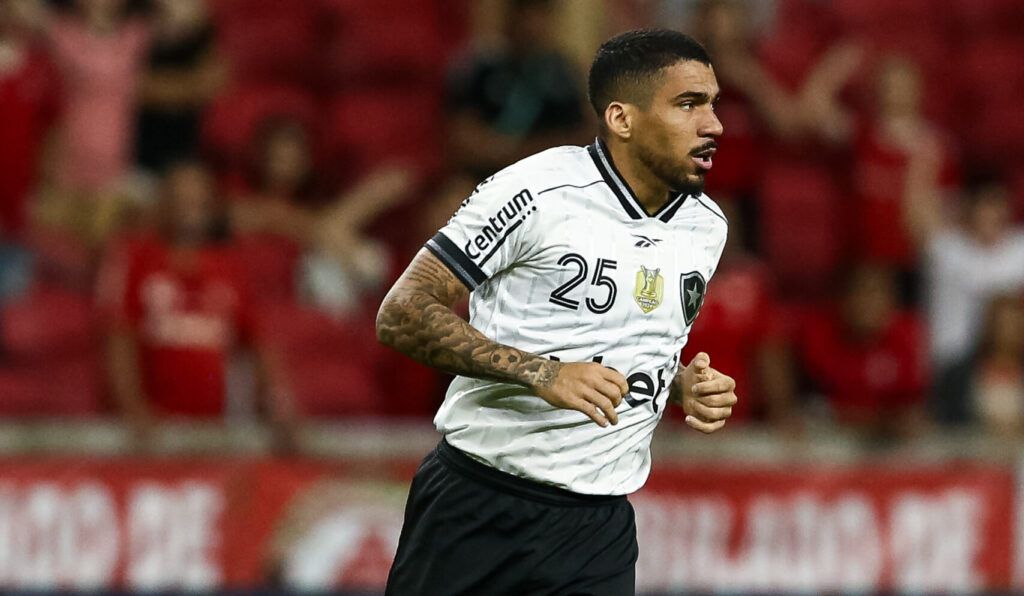 Internacional v Botafogo - Brasileirao 2025