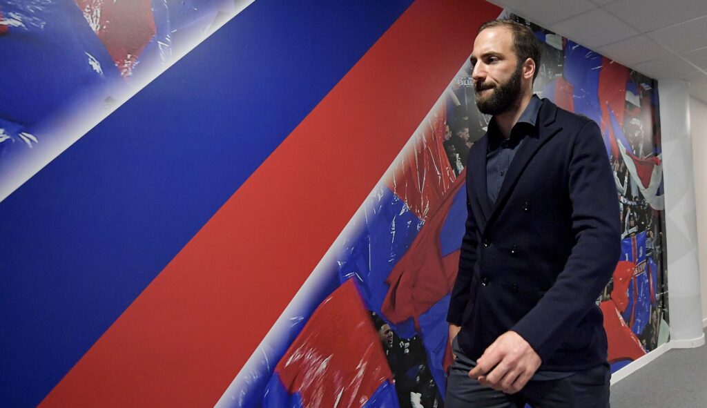 Olympique Lyon v Juventus - UEFA Champions League Round of 16: First Leg