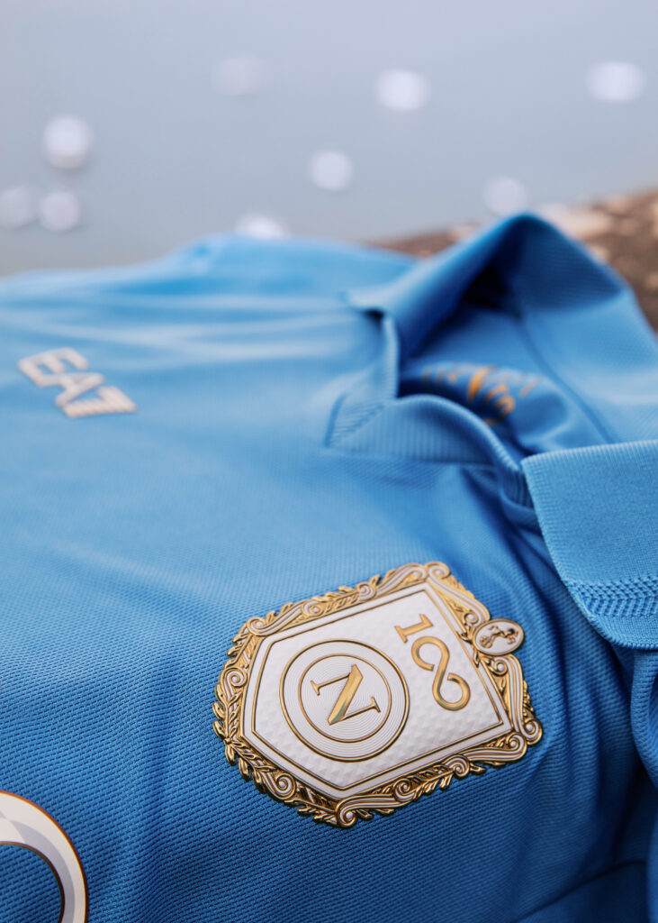 Il Napoli presenta la nuova maglia: svelata la divisa del Centenario!